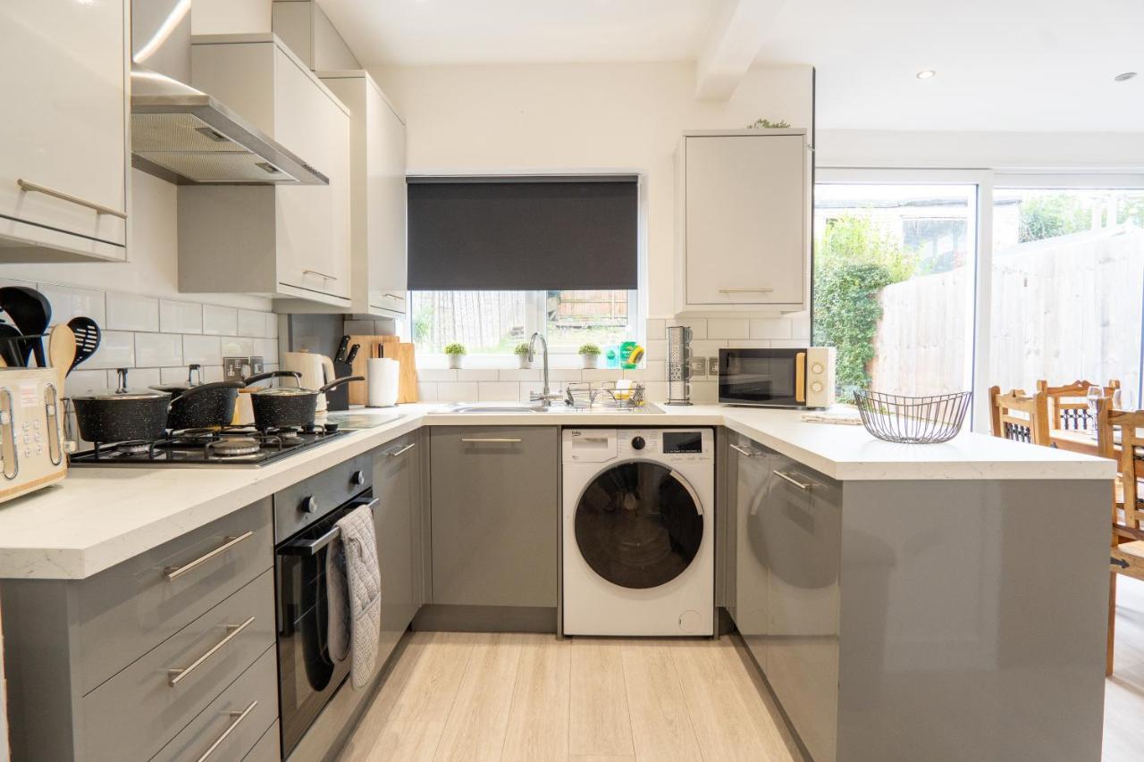 Sheldon House 3 Bed Cosy Home Nr Jlr & Nec Extérieur photo