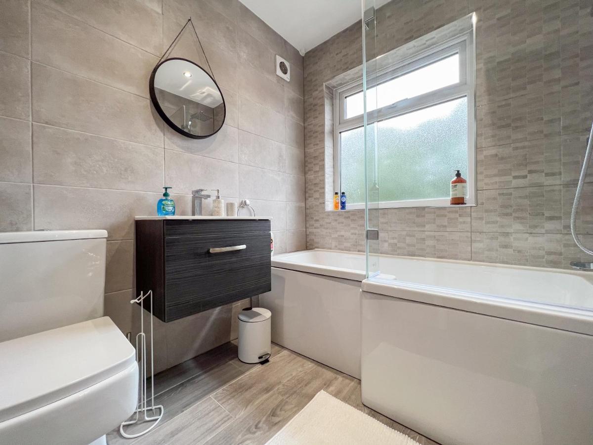 Sheldon House 3 Bed Cosy Home Nr Jlr & Nec Extérieur photo