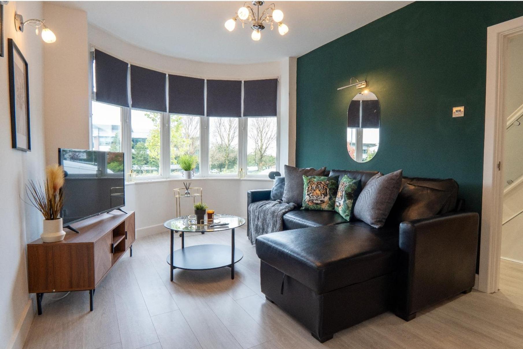 Sheldon House 3 Bed Cosy Home Nr Jlr & Nec Extérieur photo